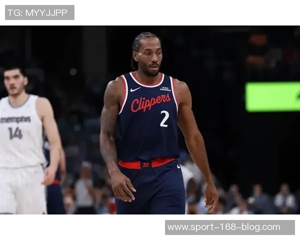 伦纳德半场表现稳健8投4中贡献11分6篮板2助攻1抢断正负值高达15